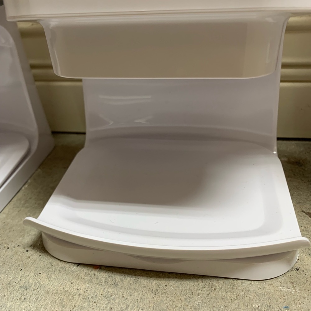 Cereal dispenser commercial style